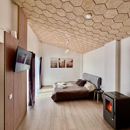 Atputas Namins Jaunlaicene Villa Екстериор снимка