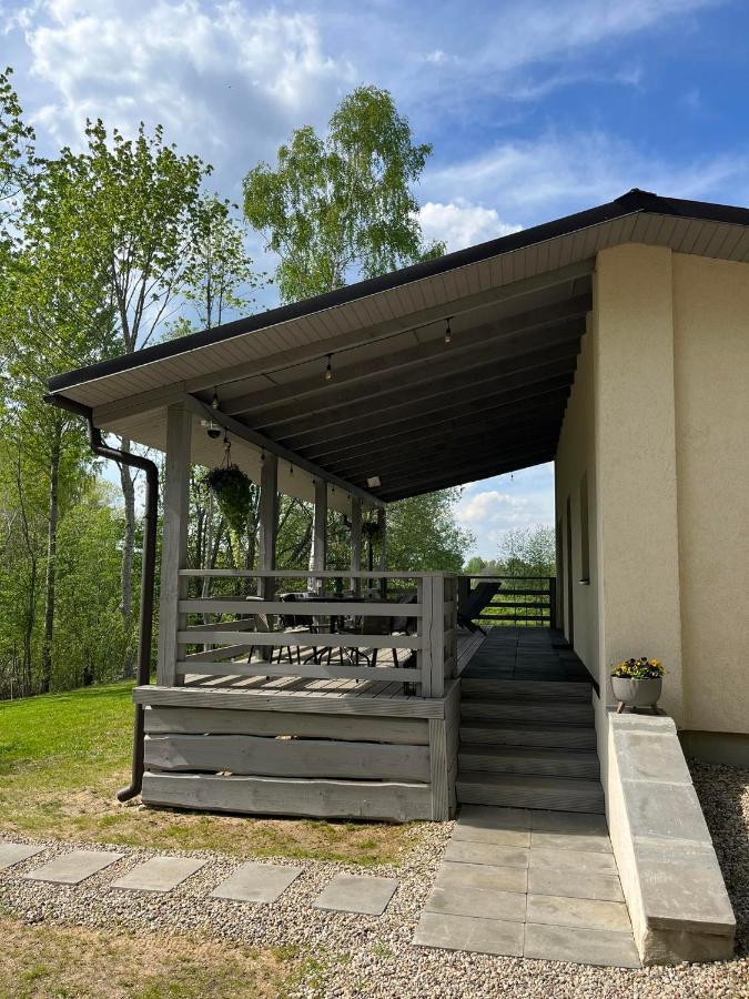Atputas Namins Jaunlaicene Villa Екстериор снимка