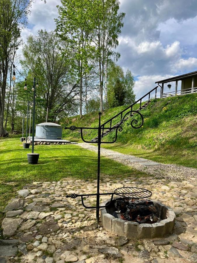 Atputas Namins Jaunlaicene Villa Екстериор снимка
